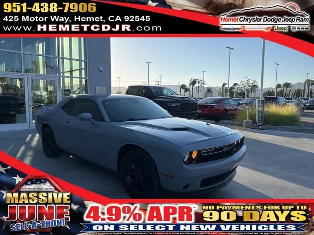 2021 Dodge Challenger SXT RWD photo
