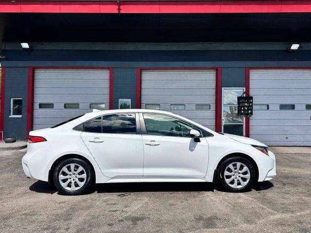 2021 Toyota Corolla LE FWD photo