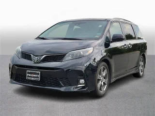 2020 Toyota Sienna SE FWD photo