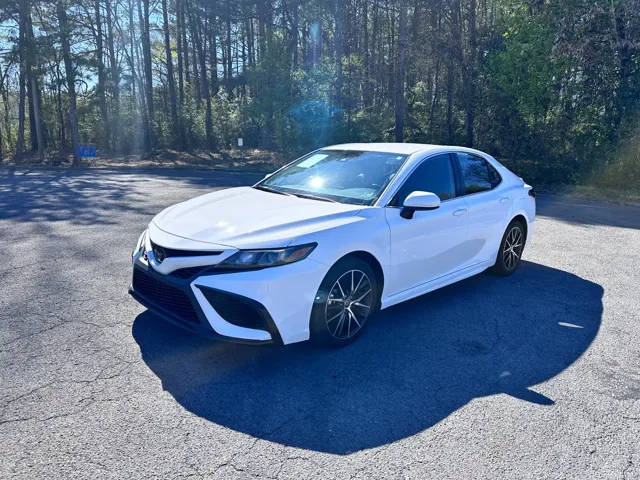 2021 Toyota Camry SE FWD photo