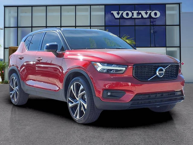 2021 Volvo XC40 R-Design AWD photo