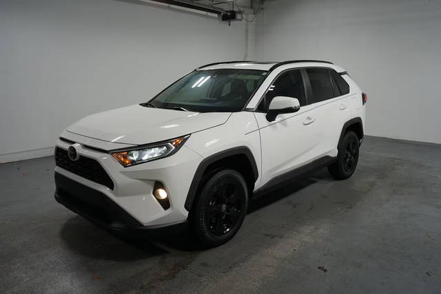 2021 Toyota RAV4 XLE FWD photo