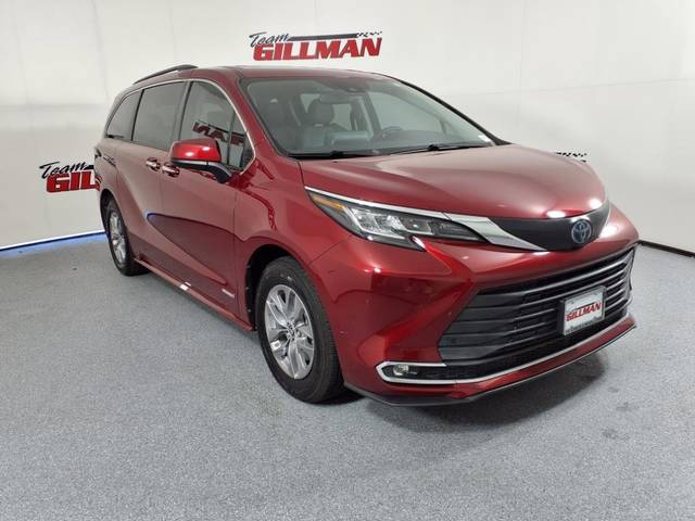 2021 Toyota Sienna XLE FWD photo