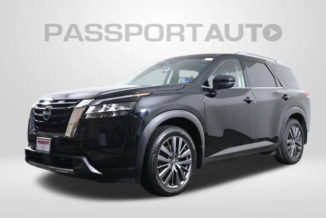 2022 Nissan Pathfinder SL 4WD photo