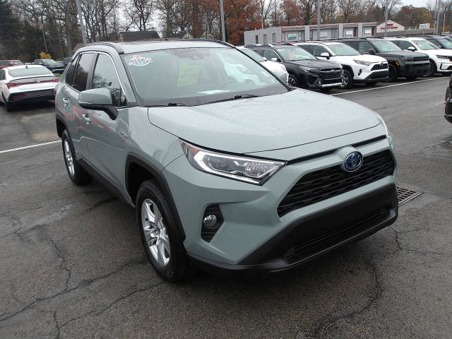 2021 Toyota RAV4 Hybrid XLE AWD photo