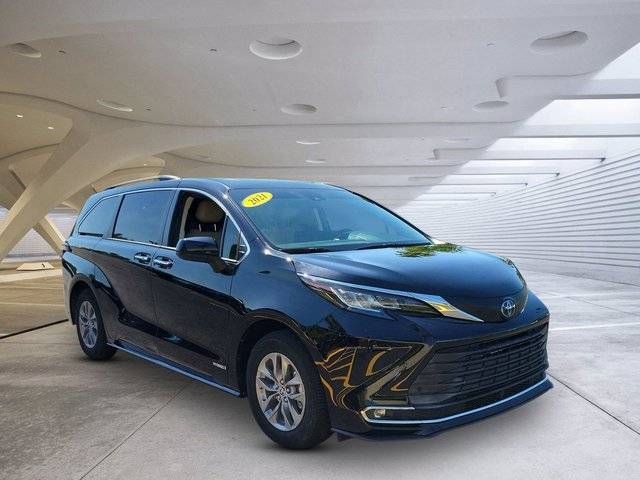 2021 Toyota Sienna XLE AWD photo