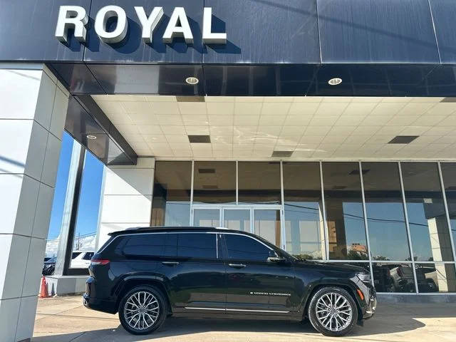 2021 Jeep Grand Cherokee L Summit Reserve 4WD photo
