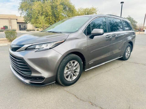 2021 Toyota Sienna LE FWD photo