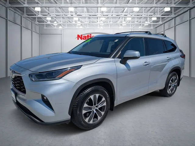 2021 Toyota Highlander XLE AWD photo