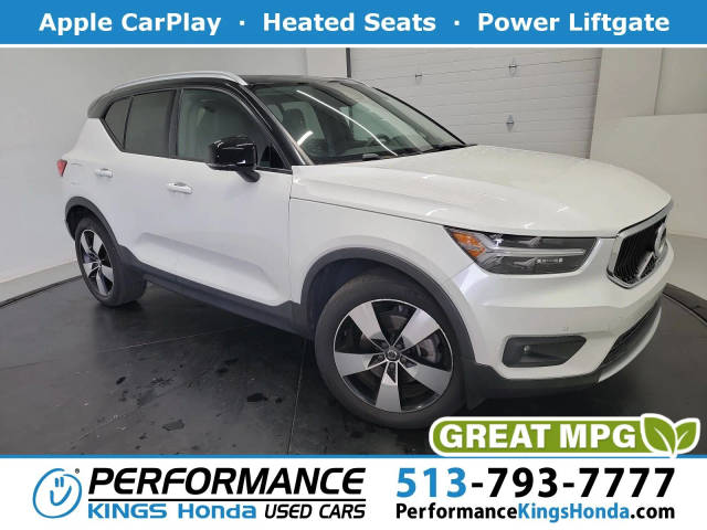 2021 Volvo XC40 Momentum AWD photo