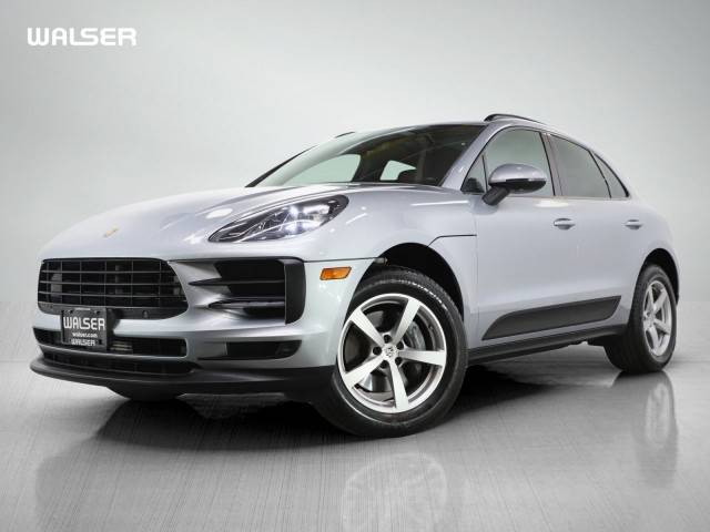 2021 Porsche Macan  AWD photo