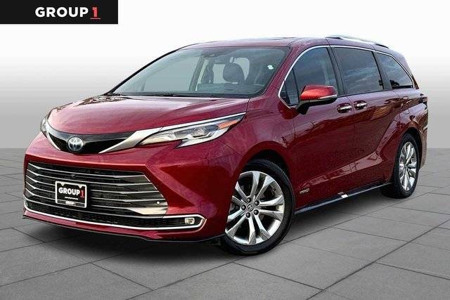 2021 Toyota Sienna Platinum FWD photo