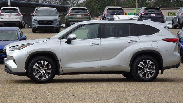 2021 Toyota Highlander XLE AWD photo