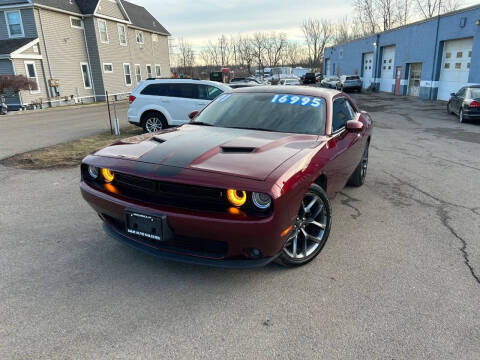 2021 Dodge Challenger SXT RWD photo