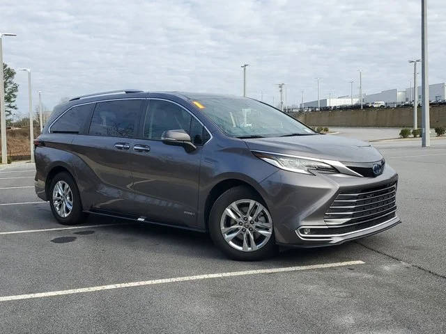 2021 Toyota Sienna Limited AWD photo