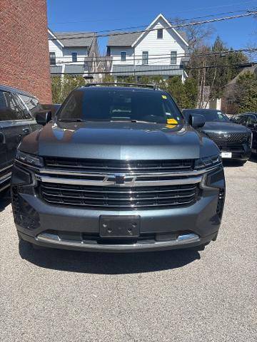 2021 Chevrolet Suburban LT 4WD photo