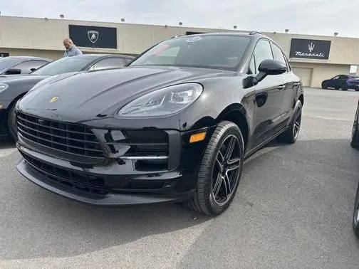 2021 Porsche Macan  AWD photo