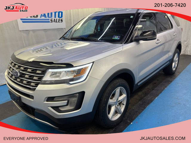 2017 Ford Explorer XLT 4WD photo