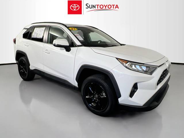 2021 Toyota RAV4 XLE FWD photo