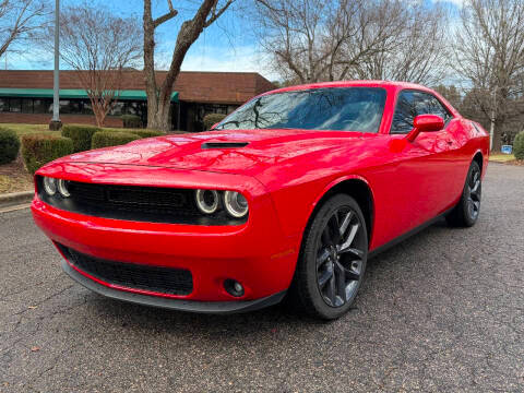 2021 Dodge Challenger SXT RWD photo