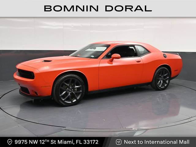 2021 Dodge Challenger SXT RWD photo