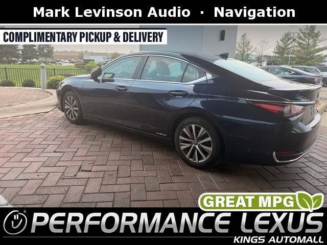 2021 Lexus ES ES 300h FWD photo