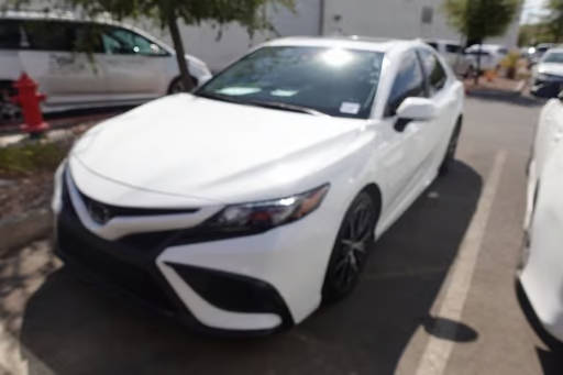 2021 Toyota Camry SE FWD photo