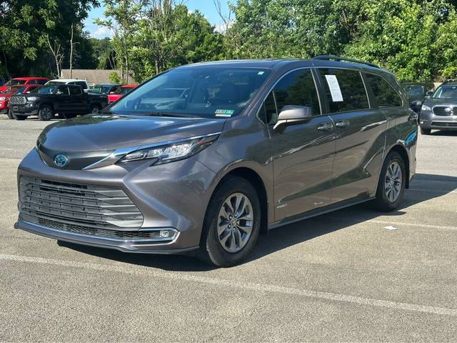 2021 Toyota Sienna XLE AWD photo