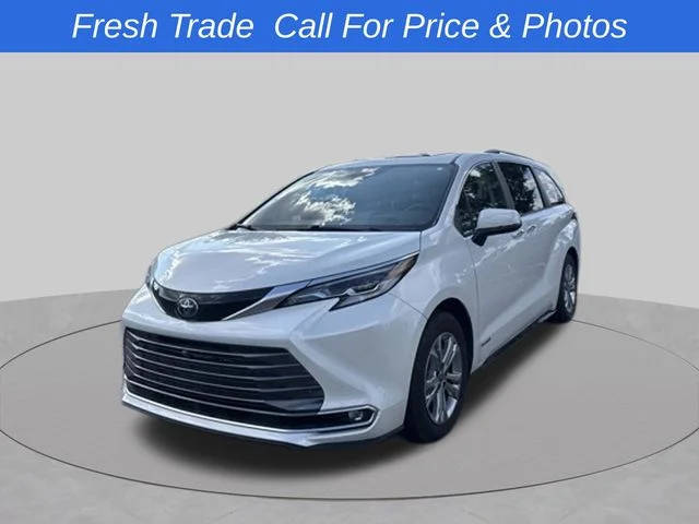 2021 Toyota Sienna Platinum AWD photo