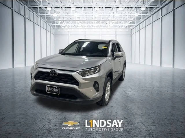 2021 Toyota RAV4 XLE AWD photo