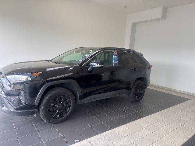 2021 Toyota RAV4 LE FWD photo