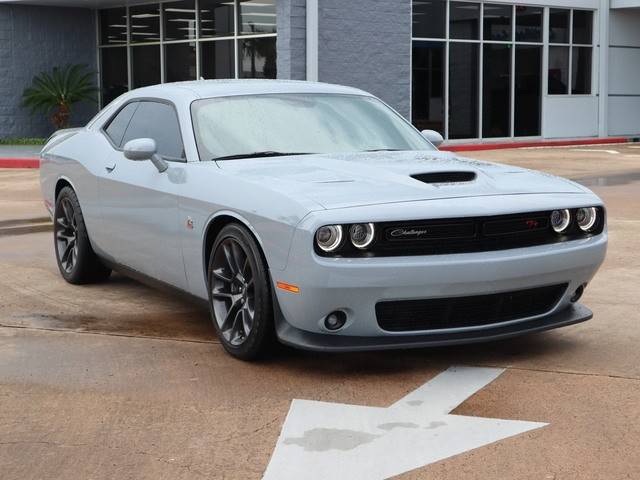 2021 Dodge Challenger R/T Scat Pack RWD photo