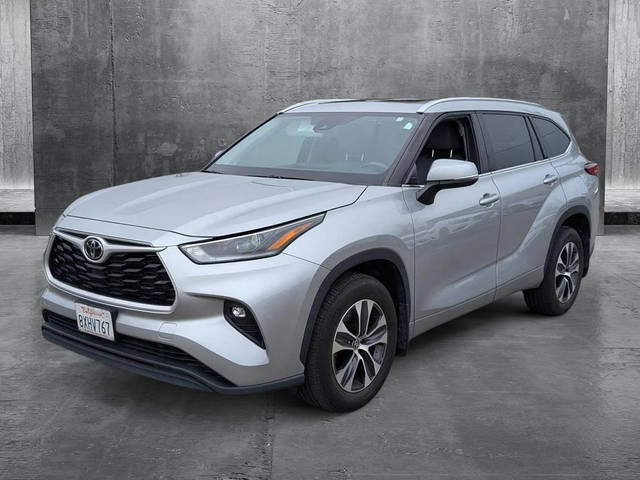 2021 Toyota Highlander XLE AWD photo