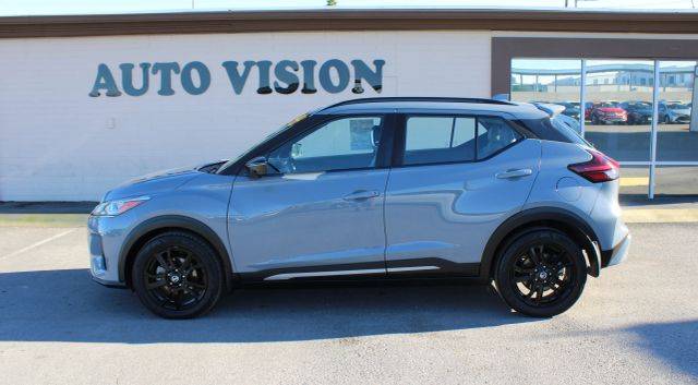 2021 Nissan Kicks SR FWD photo