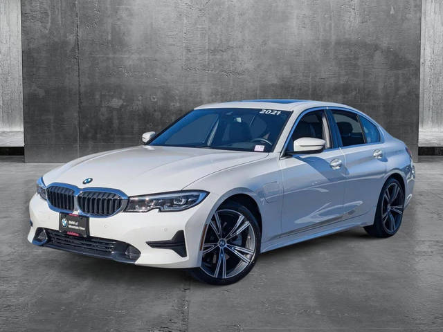 2021 BMW 3 Series 330e RWD photo