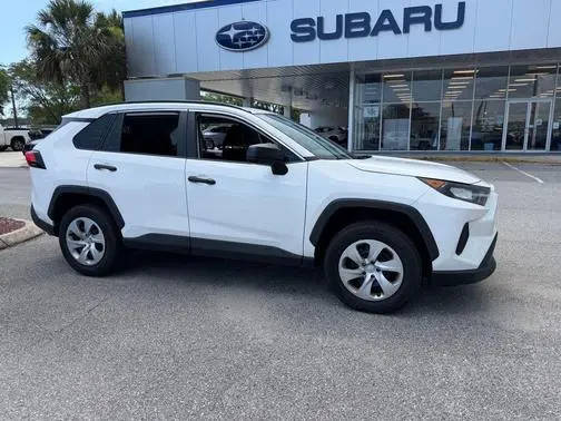 2021 Toyota RAV4 LE FWD photo