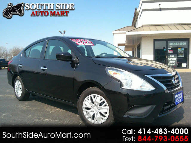2016 Nissan Versa SV FWD photo