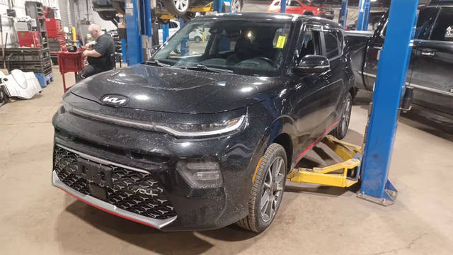 2022 Kia Soul Turbo FWD photo