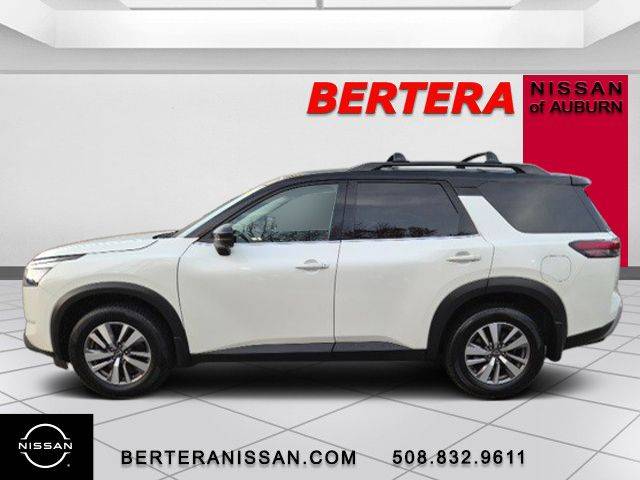 2022 Nissan Pathfinder SL 4WD photo