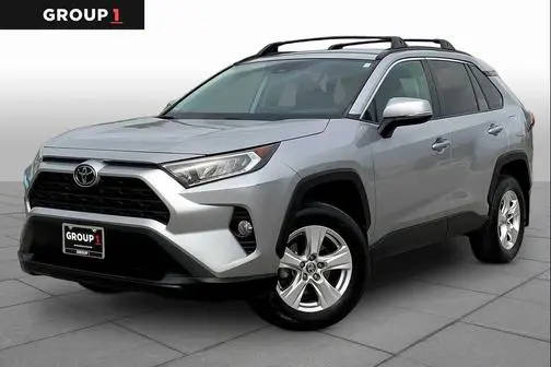 2021 Toyota RAV4 XLE FWD photo