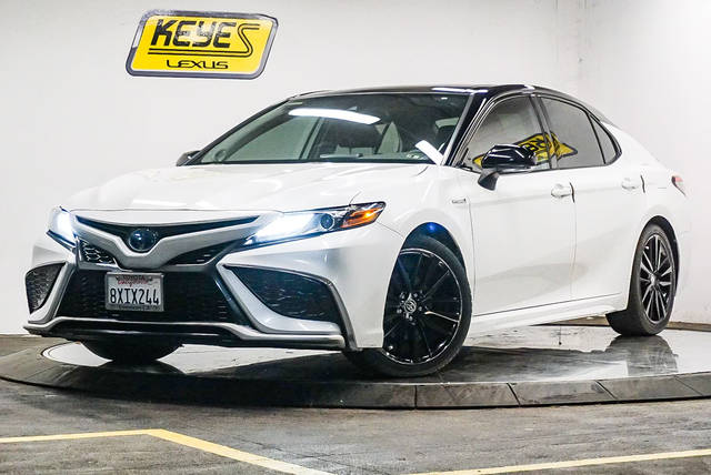 2021 Toyota Camry Hybrid XSE FWD photo