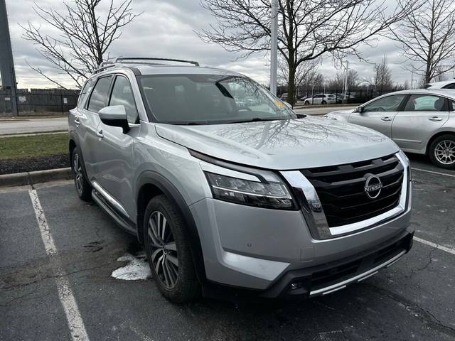 2022 Nissan Pathfinder Platinum 4WD photo
