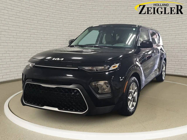 2022 Kia Soul LX FWD photo