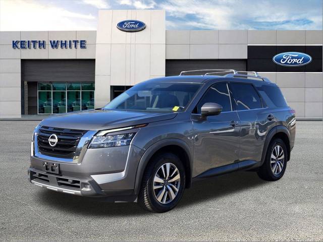 2022 Nissan Pathfinder SL 4WD photo