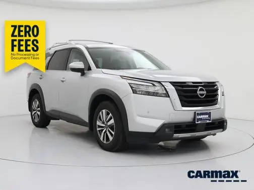 2022 Nissan Pathfinder SL 4WD photo