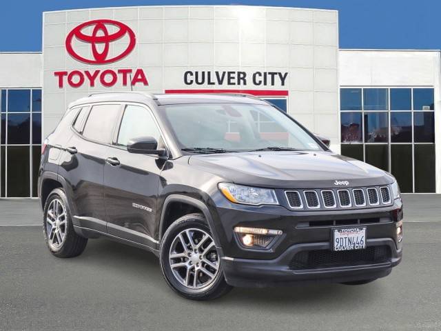 2018 Jeep Compass Latitude w/Sun/Wheel Pkg FWD photo