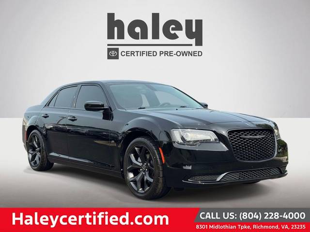 2021 Chrysler 300 Touring RWD photo