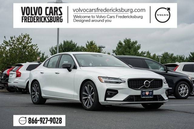 2022 Volvo S60 Momentum AWD photo