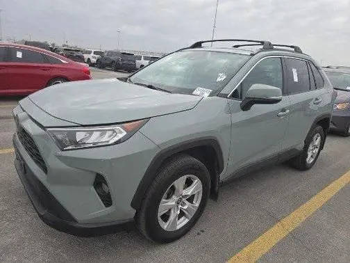 2021 Toyota RAV4 XLE FWD photo
