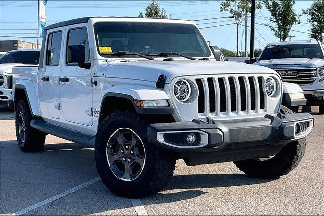 2021 Jeep Gladiator Overland 4WD photo